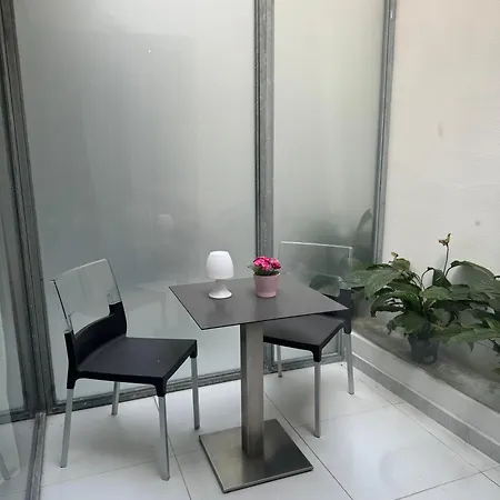 아파트 Black & Breakfast