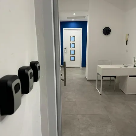 아파트 Black & Breakfast