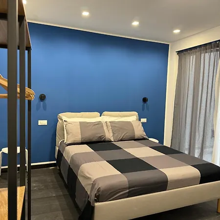 아파트 Black & Breakfast