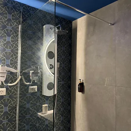 Black & Breakfast * 바리