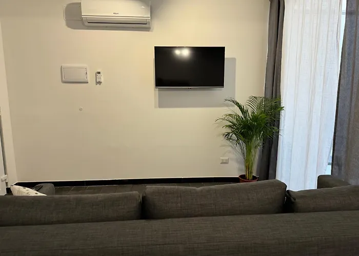 Black & Breakfast * Bari